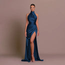 Vestido Longo Feminino de Cetim – Decote Halter, Sem Mangas, Costas Abertas e Fenda Lateral