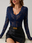 Blusa Feminina  – Manga Longa em Renda Floral Transparente, Decote V, Slim Fit Elegante para Todas as Estações"