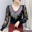 Blusa Feminina Coreana 2025 – Manga Longa, Decote V, Slim Fit, Patchwork em Renda