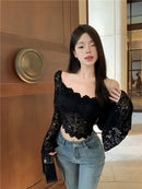 Blusa Cropped Feminina em Renda – Estilo Y2K