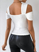 Blusa Feminina Slim Decote V – Malha Leve, Manga Curta