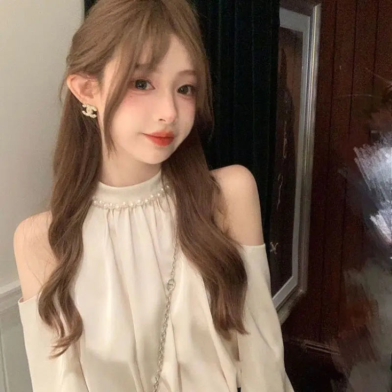 Blusa Feminina Streetwear – Manga Longa Flare com Pérolas,Estilo Elegante para Primavera/Verão"