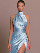 Vestido Longo Feminino de Cetim – Decote Halter, Sem Mangas, Costas Abertas e Fenda Lateral