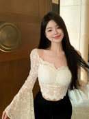 Blusa Cropped Feminina em Renda – Estilo Y2K