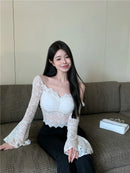 Blusa Cropped Feminina em Renda – Estilo Y2K