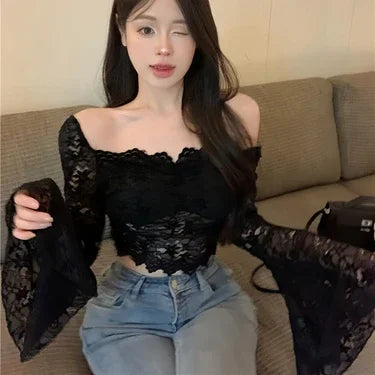 Blusa Cropped Feminina em Renda – Estilo Y2K