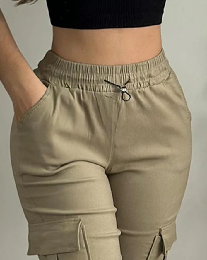 Calça Feminina Casual – Skinny, Cintura Alta com Cordão, Bolsos e Punhos Ajustáveis