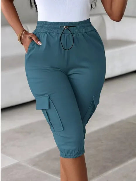 Calça Feminina Casual – Skinny, Cintura Alta com Cordão, Bolsos e Punhos Ajustáveis